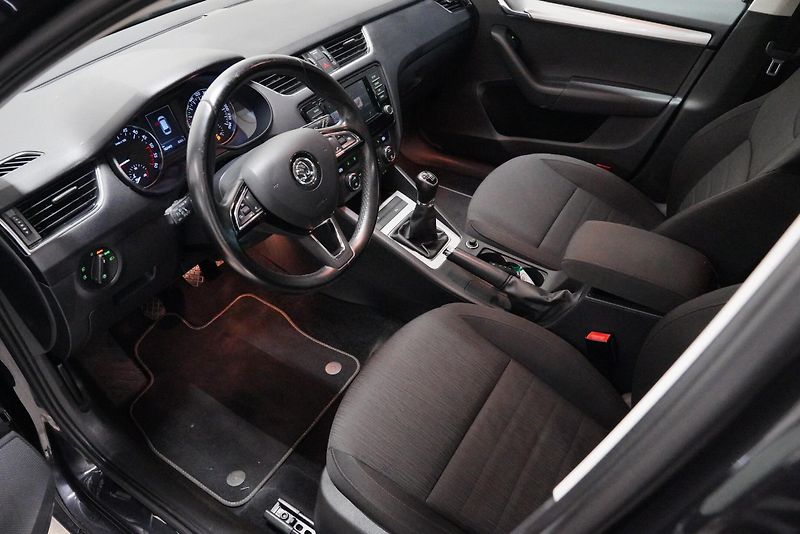 Škoda Octavia - fotka 14 z 27