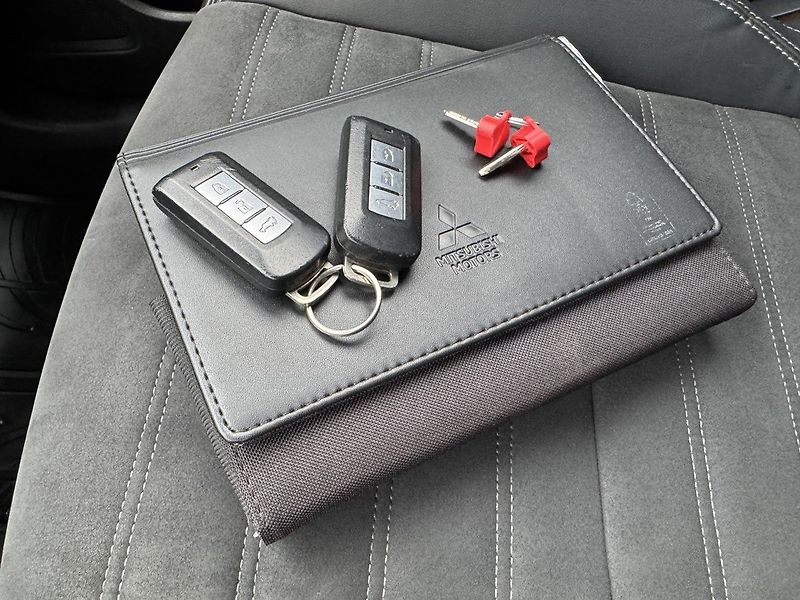 Mitsubishi Outlander (2019) 2.0i Mivec Automat LED 7Míst - fotka 27 z 50