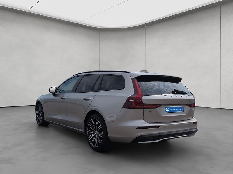 Volvo V60 B4 Plus Dark - fotka 3 z 27