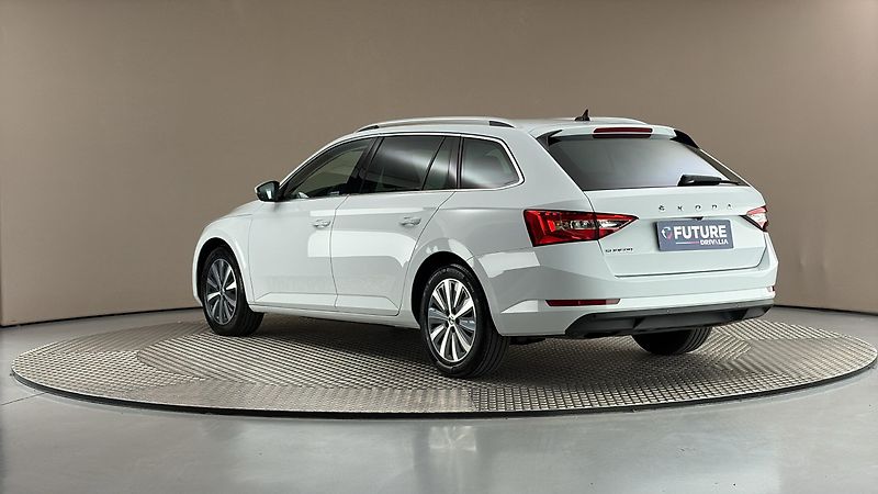 Škoda Superb 2.0 TDI DSG Style Combi - fotka 2 z 28