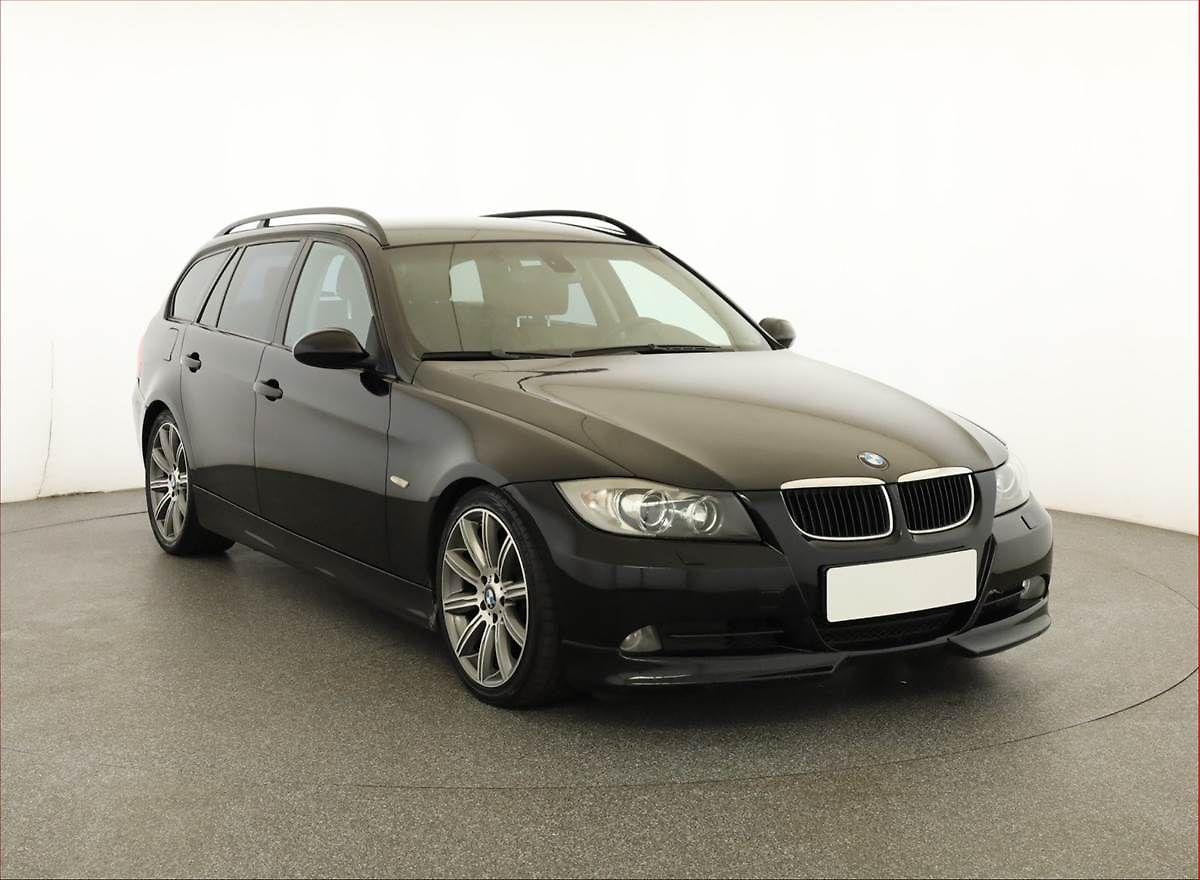 BMW Řada 3 320 d, Xenony, Tempomat