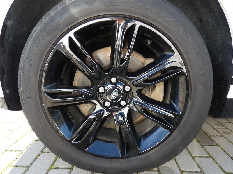 Land Rover Range Rover Velar 3,0 D300 R-Dynamic SE,1maj,ČR - fotka 10 z 44