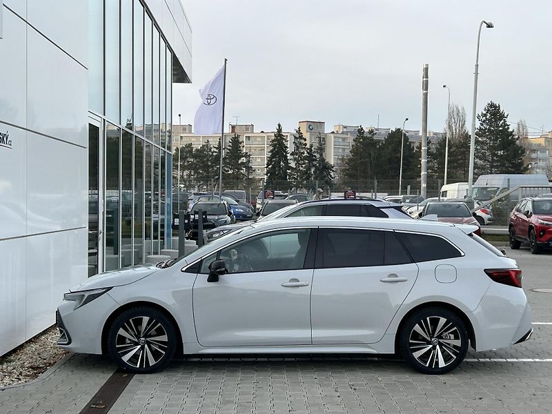 Toyota Corolla (2025) TS STYLE 1,8 HEV AT - fotka 12 z 14