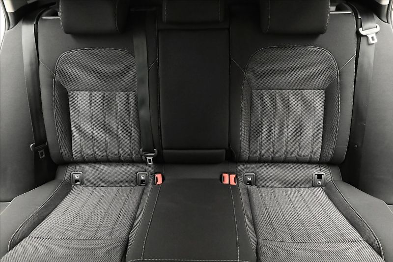 Škoda Superb 2,0 TDI 110 kW DSG Style Záruk - fotka 27 z 31