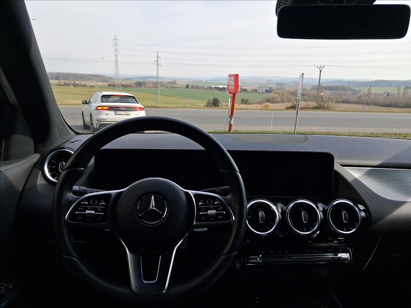 Mercedes-Benz GLA 1,3 180 MHEV Limited - fotka 5 z 21