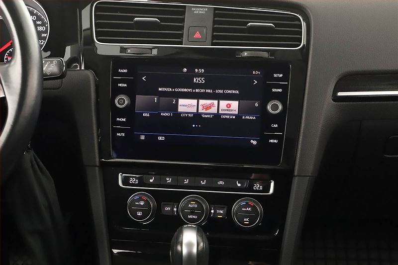 Volkswagen Golf (2019) 1.5 TSI, Automat, Tempomat - fotka 9 z 14