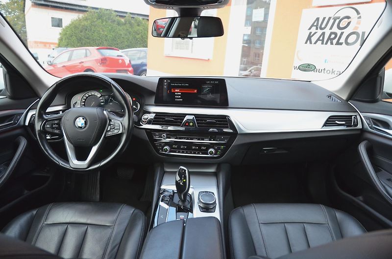 BMW Řada 5 (2017) 520d xDrive 140kW / ČR / DPH  - fotka 17 z 36