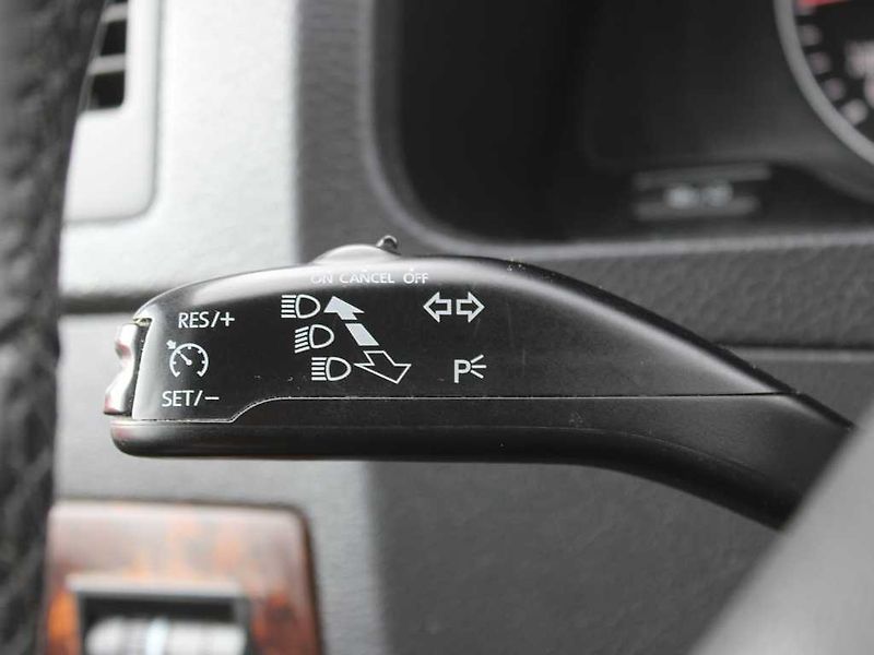 Volkswagen Multivan 7 MÍSTNÉ, NAVIGACE, PANO, KOŽE - fotka 10 z 18