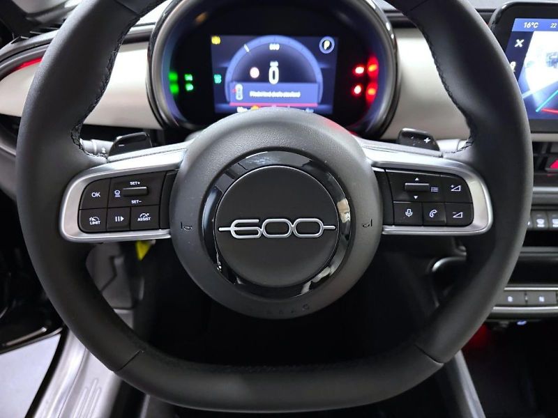 Fiat 600 (2026) 1.2 Turbo Hybrid 145k MHEV eDC - fotka 17 z 18