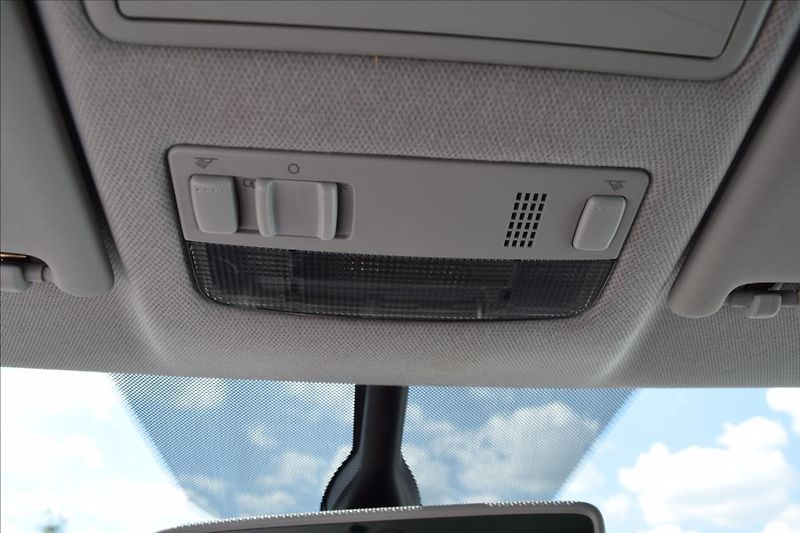Škoda Fabia 1,2 TSI 66KW TOP VÝBAVA ALU - fotka 50 z 50