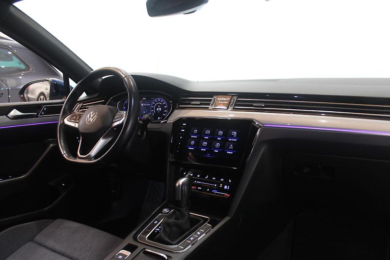 Volkswagen Passat (2023) 2.0TDI DSG Nez.Topení Display  - fotka 26 z 38