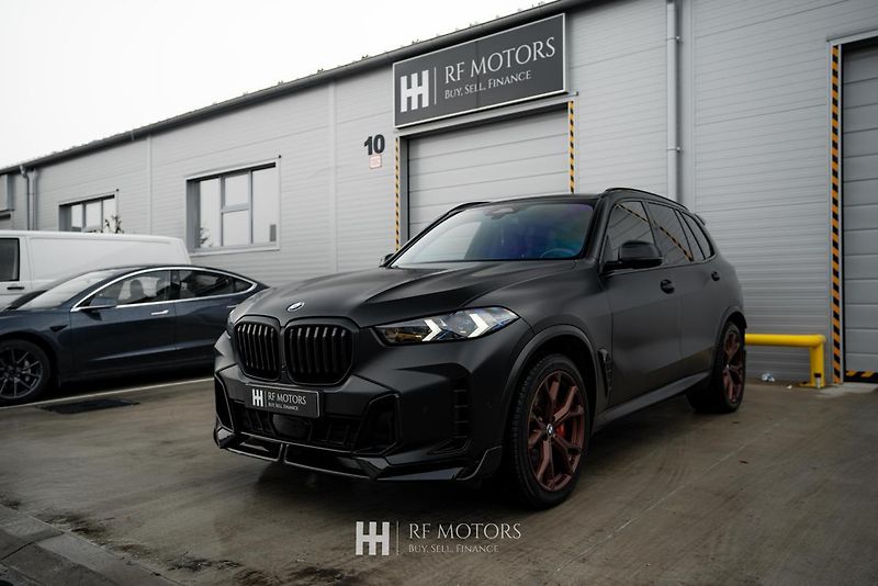 BMW X5 (2024) xDrive40i mHEV 280kW - fotka 2 z 55