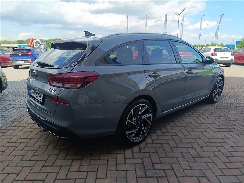 Hyundai i30 1,5 T-GDi, DCT N-Line Rezervac - fotka 5 z 22