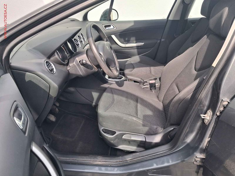 Peugeot 308 (2008) 1.4i, ČR, Klima - fotka 9 z 14