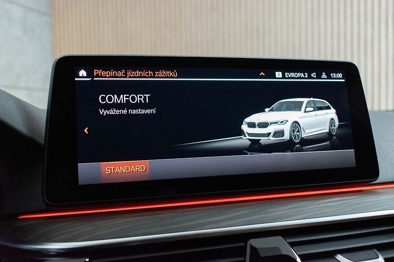 BMW Řada 5 530d xDrive ///MPAKET*ACC*DPH* - fotka 29 z 44