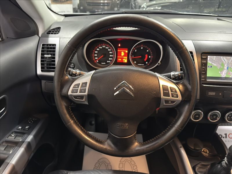 Citroën C-Crosser 2,2   HDI AWD EXCLUSIVE XENON - fotka 20 z 38
