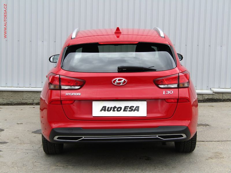 Hyundai i30 (2023) 1.0 T-GDi, ČR, Smart - fotka 5 z 18