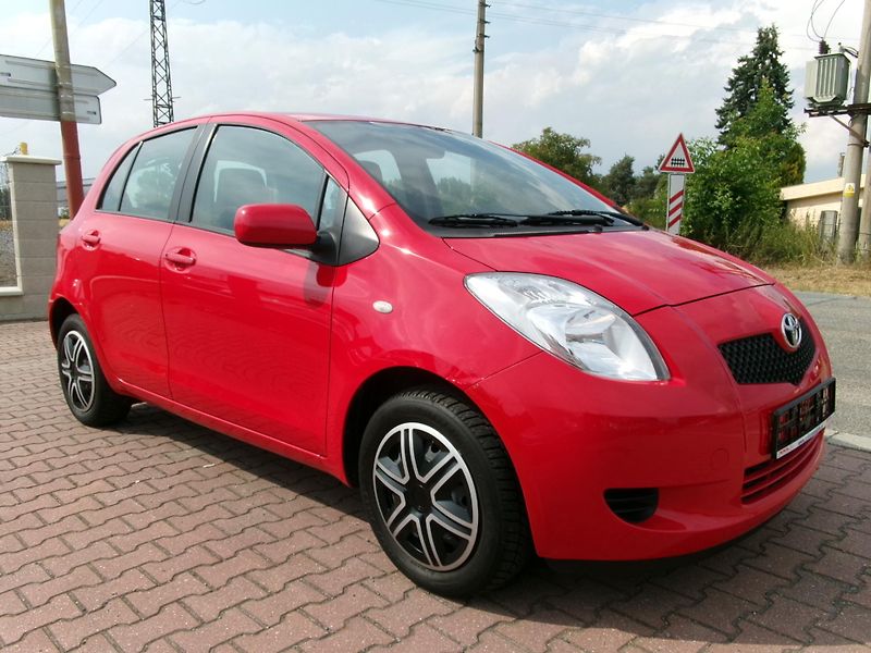 Toyota Yaris (2006) 1,0 VTT-i KLIMA - fotka 8 z 25
