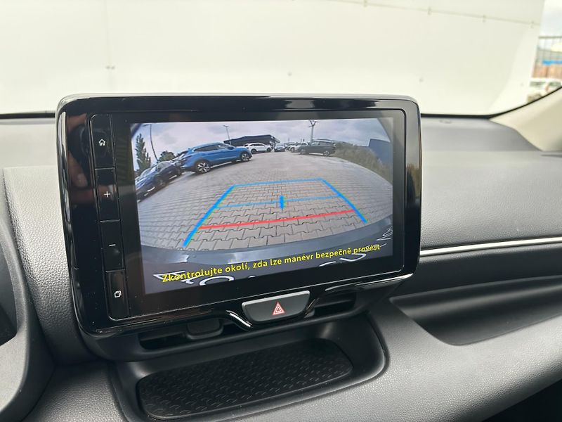 Toyota Yaris 1.5 HSD e-CVT Style - fotka 19 z 27