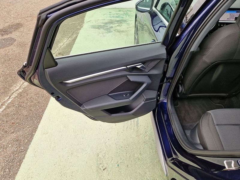 Audi A3 S-Line 35 TFSI - fotka 29 z 36