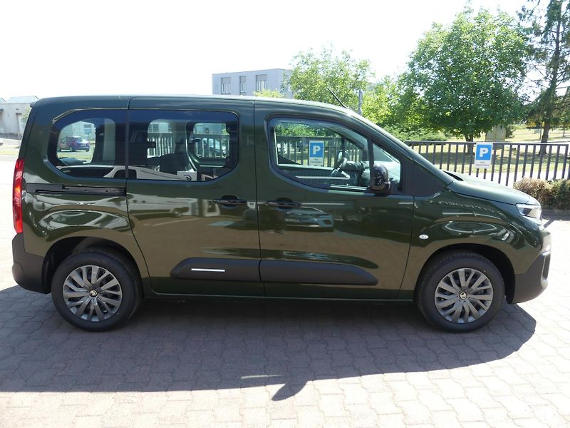 Citroën Berlingo (2026) PLUS Petrol 110k Manual   - fotka 4 z 20