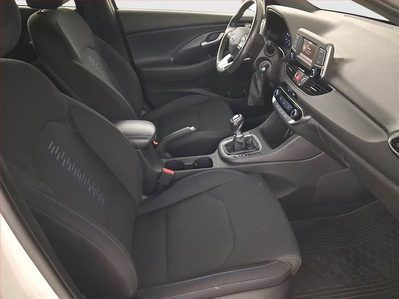 Hyundai i30 (2018) 1.0 T-GDI, Serv.kniha - fotka 9 z 21