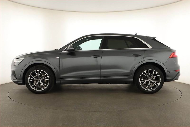 Audi Q8 (2021) 50 TDI - fotka 3 z 21