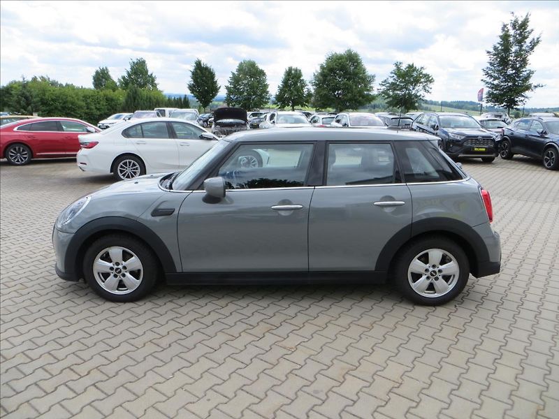 Mini Cooper 1,5 100kW CZ DPH Klima,Tempo - fotka 4 z 21