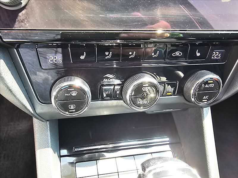 Škoda Octavia III 2,0TDi 110KW STYLE + - fotka 25 z 46