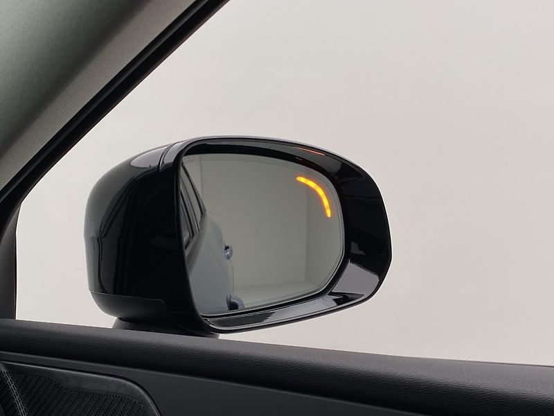 Volvo XC60 B4 AWD DARK PLUS AUT  - fotka 36 z 53