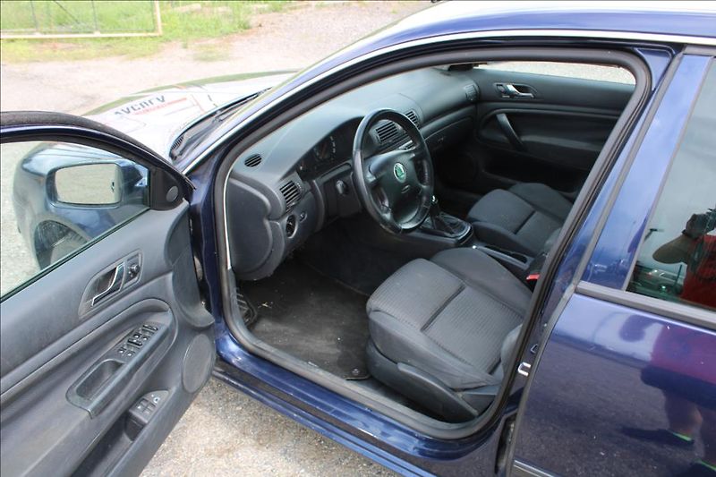Škoda Superb 1,8 T  DIG.KLIMA, TAŽNÉ - fotka 9 z 22