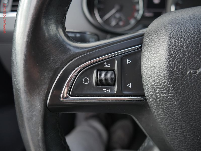 Škoda Octavia (2013) 2.0 TDi, ČR, Elegance, DSG - fotka 12 z 20