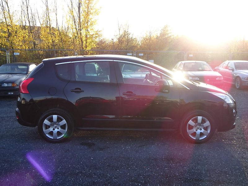 Peugeot 3008 1,6 VTi 88kW Panorama - fotka 4 z 32