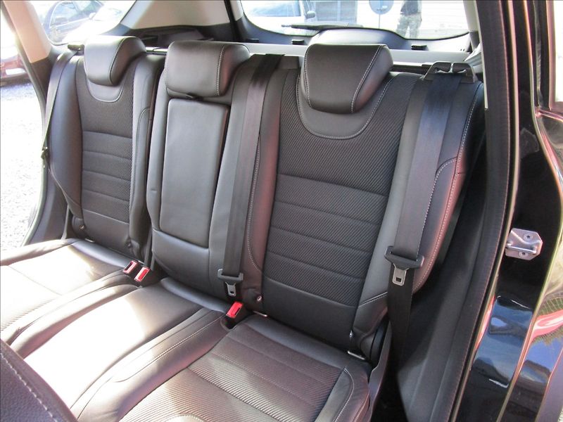 Ford Kuga 1.5 EcoBoost AWD, automat - fotka 30 z 42