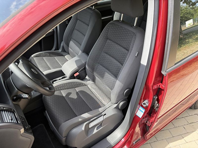Volkswagen Touran 1.6 75KW 7 míst Trendline  - fotka 21 z 33
