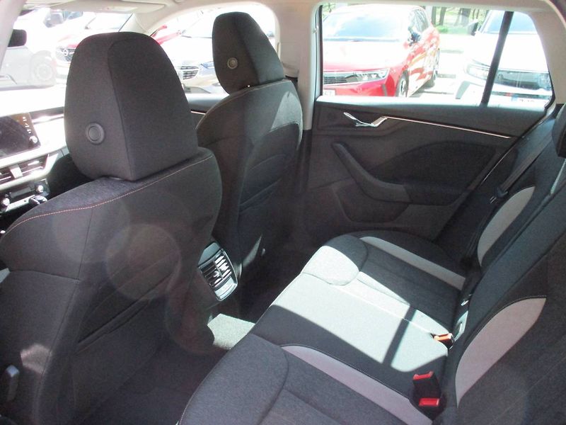 Škoda Kamiq Top Selection 1,0TSI 85kW DSG/ - fotka 12 z 14