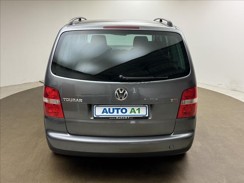 Volkswagen Touran 1,6 i 75kW AC NOVÉ PRAHY APOD. - fotka 5 z 29
