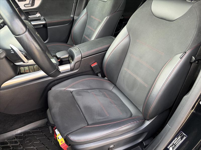 Mercedes-Benz GLA 200*AMG paket - fotka 6 z 30