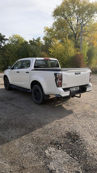 Isuzu D-Max (2022) LSE 4x4, 120kW - fotka 12 z 26