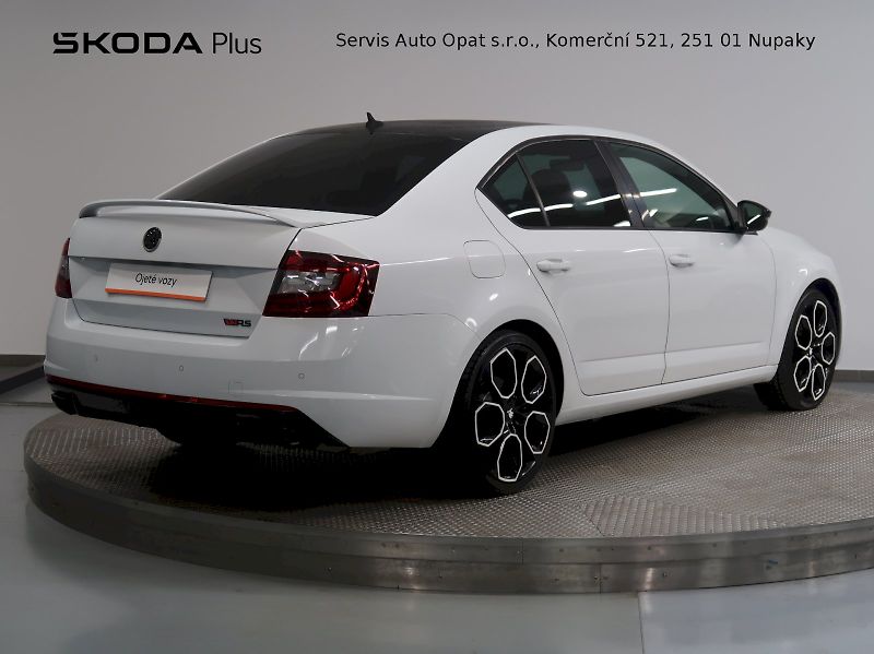 Škoda Octavia (2017) RS 230 2.0TSI 169KW NAVI MANUÁ - fotka 2 z 37