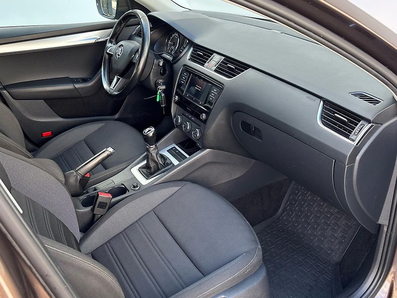 Škoda Octavia AMBITION 4X4 - fotka 9 z 24