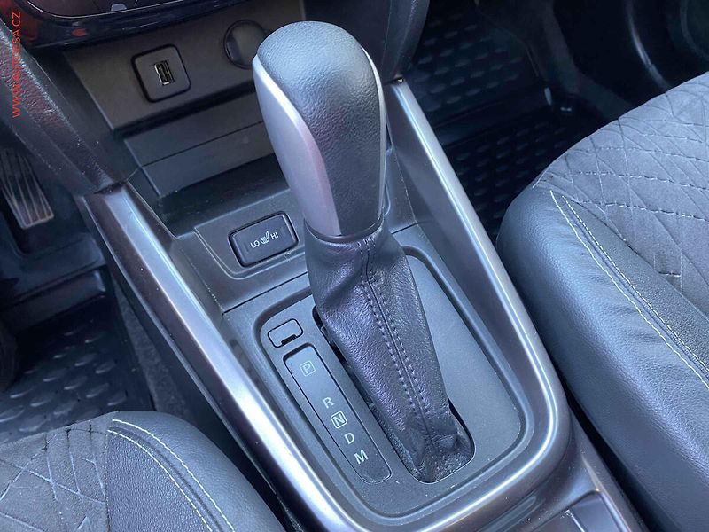Suzuki Vitara (2019) 1.4BJet, Style, AT, LED - fotka 15 z 17
