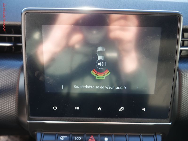 Renault Clio (2022) 1.0 TCe, 2.maj,ČR - fotka 12 z 17