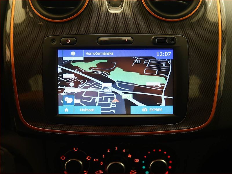 Dacia Logan (2017) Stepway 0.9 TCe, LPG - fotka 13 z 17