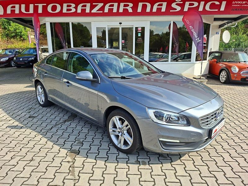Volvo S60 (2017) 2.0D4 147kW AUT -NOVÉ V ČR - fotka 2 z 38