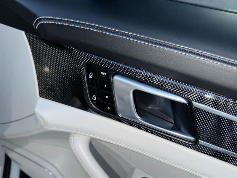 Porsche Panamera 2,9 4 ČR DPH VÝBAVA - fotka 23 z 27