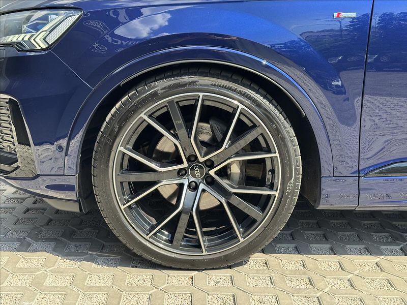 Audi Q7 3,0 50TDI S-LINE quattro ČR DP - fotka 34 z 38