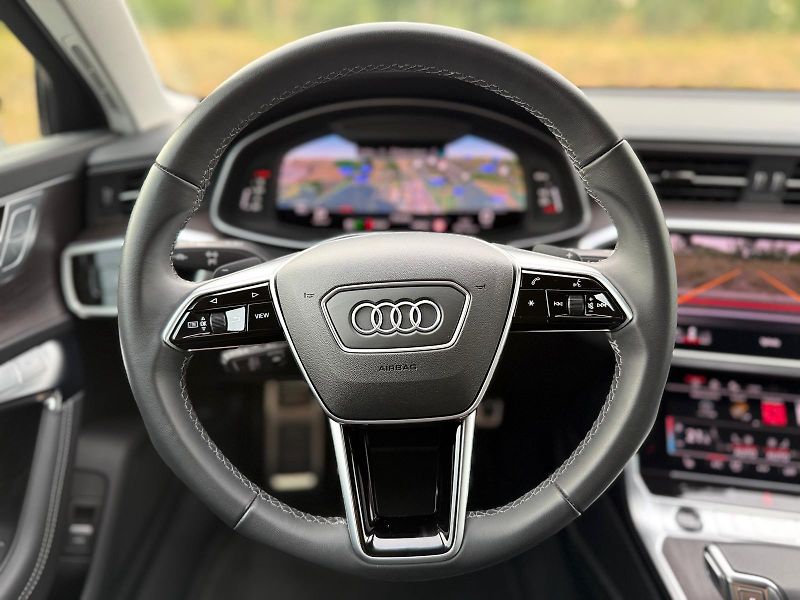 Audi A6 Allroad (2025) 50 TDI - fotka 6 z 37