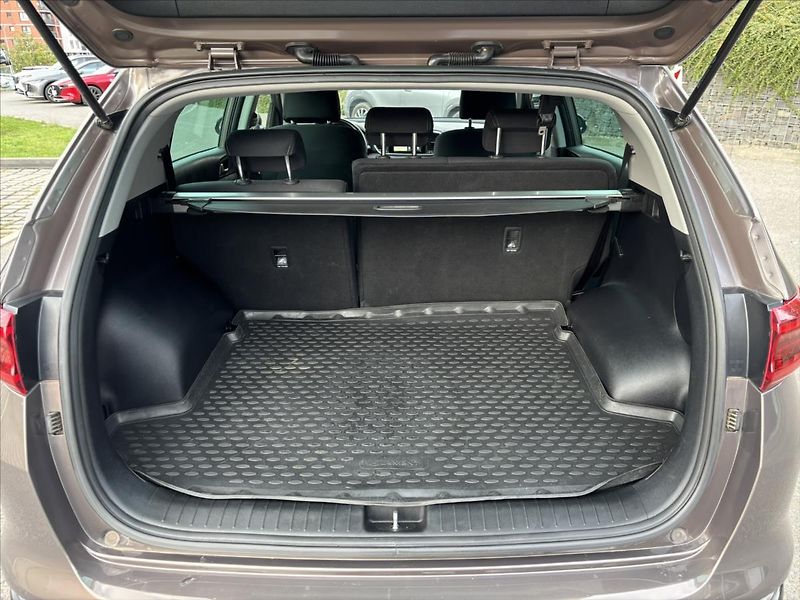 Kia Sportage 1,6 i AT 4x4 TOP ZÁRUKA TAŽNÉ - fotka 14 z 39