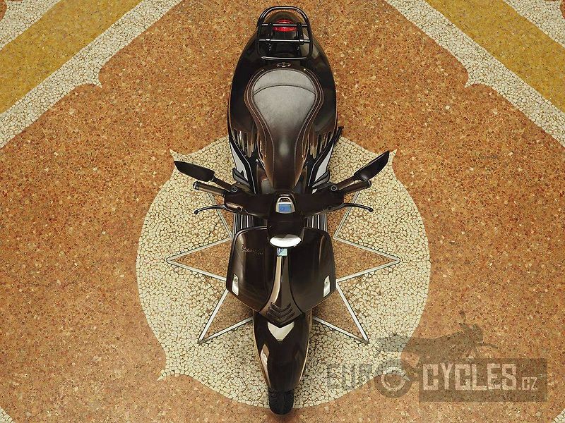 Vespa 946 (2026) 946 akce 1/3 - fotka 5 z 15